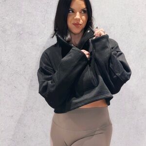 Black Cropped Pullover Sweatshirt